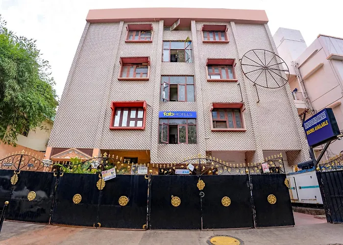 Fabhotel Home Tree Service Apartment - T Nagar