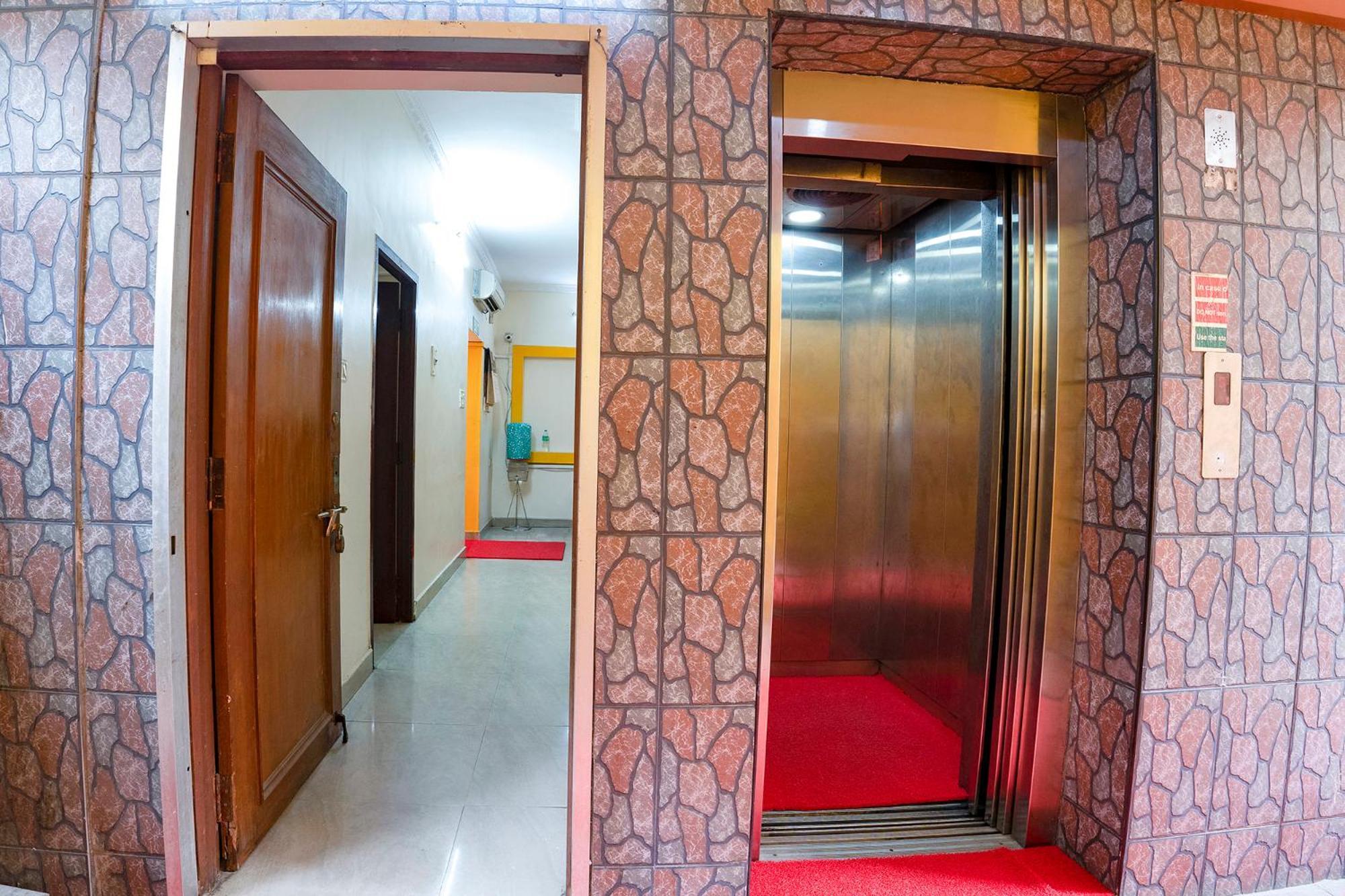 Fabhotel Tree Service - T Nagar Hotel 3*