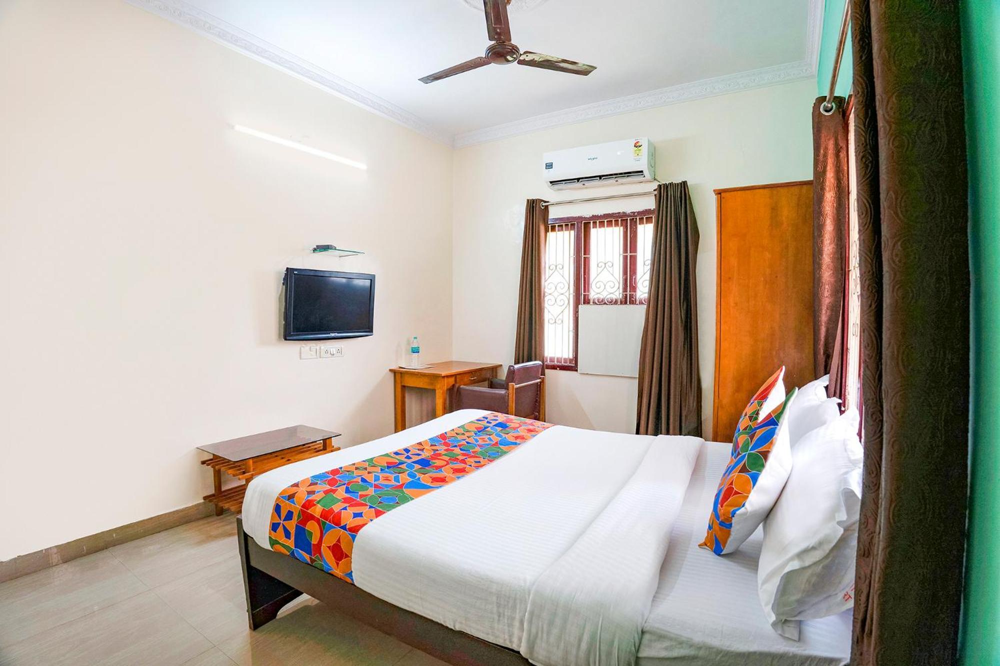 Hotel Fabhotel Tree Service - T Nagar