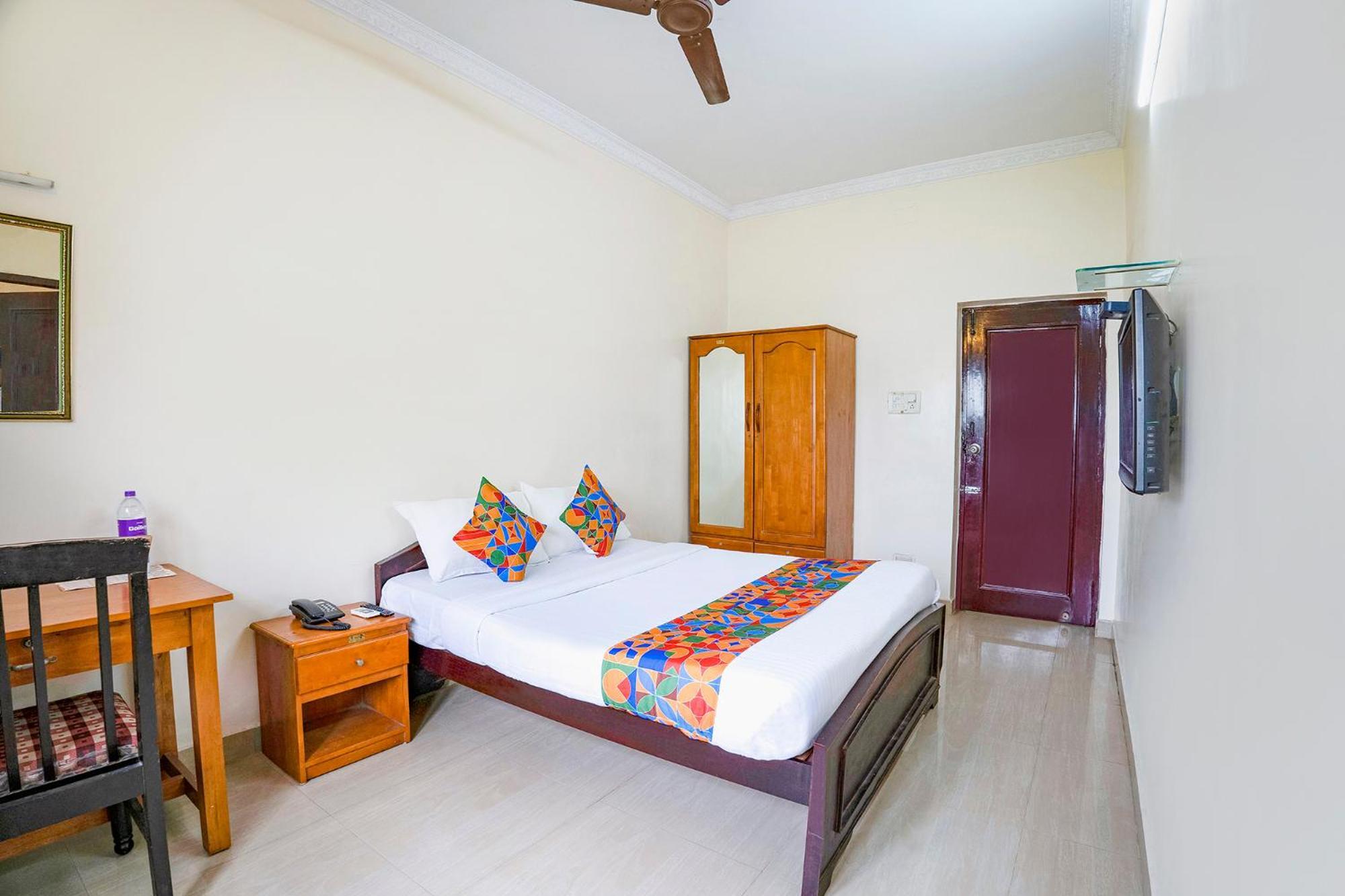 Fabhotel Tree Service - T Nagar Hotel Chennai